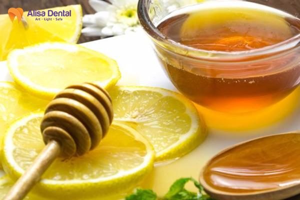 Cách làm trắng răng bằng mật ong 