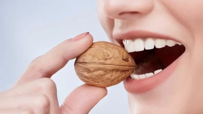 tránh thức ăn cứng