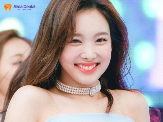 thẩm mỹ răng thỏ đẹp nayeon