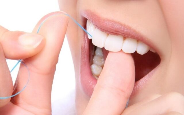 duy trì thói quen răng miệng tránh rơi răng sứ