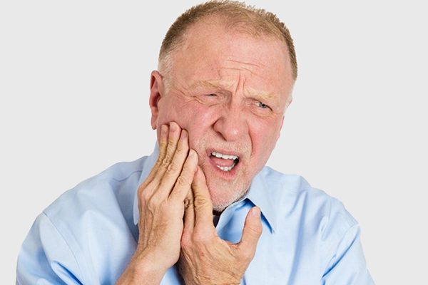 trồng răng cho người cao tuổi