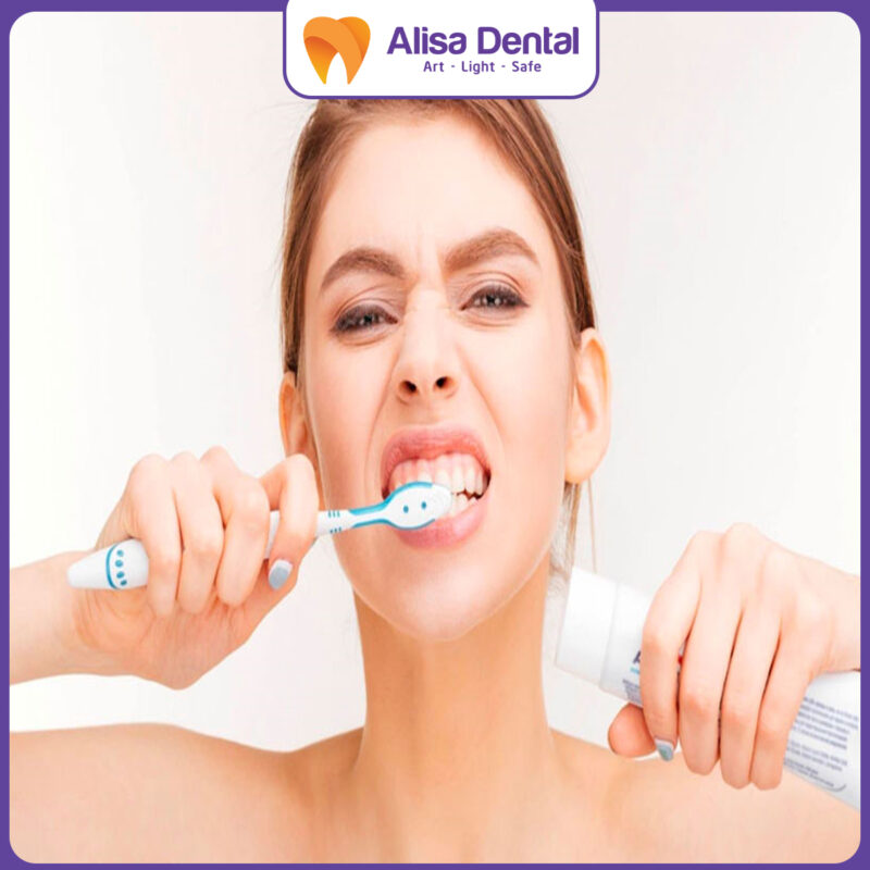 Chăm sóc răng miệng tuổi tiền mãn kinh