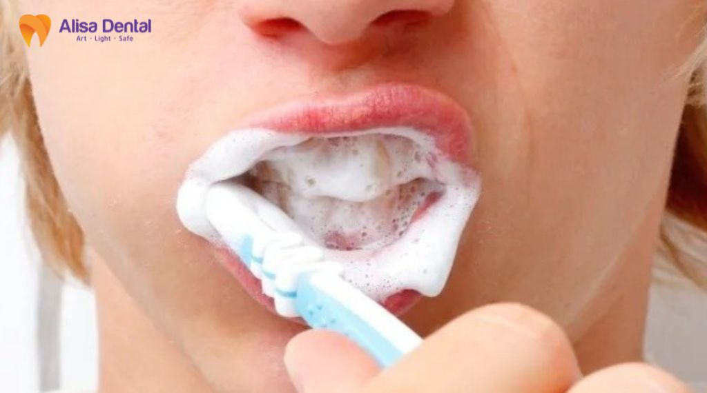 Nên đánh răng sau ăn bao lâu