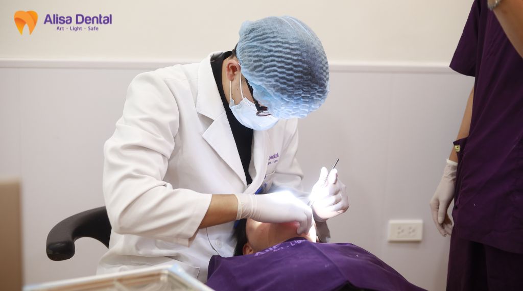 Ê buốt răng do uống đồ lạnh